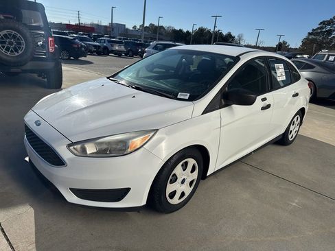 Used 2015 Ford Focus S image 3