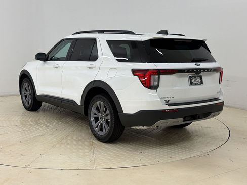 New 2026 Ford Explorer Active w/ Active Comfort Package AWD/4WD image 3