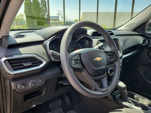 Used 2023 Chevrolet TrailBlazer LT FWD image 17