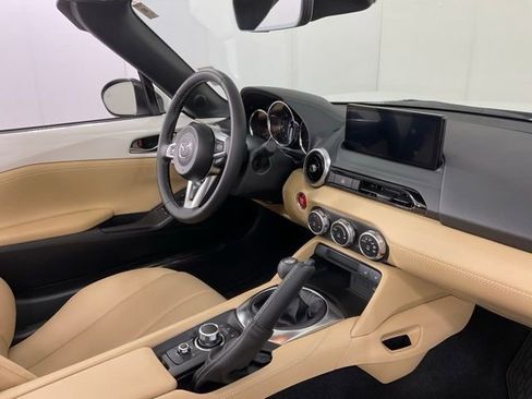 Used 2025 MAZDA MX-5 Miata Grand Touring w/ Weather Package image 40