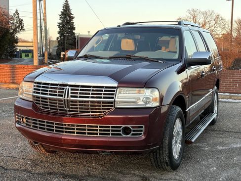 Used 2011 Lincoln Navigator 2WD image 5