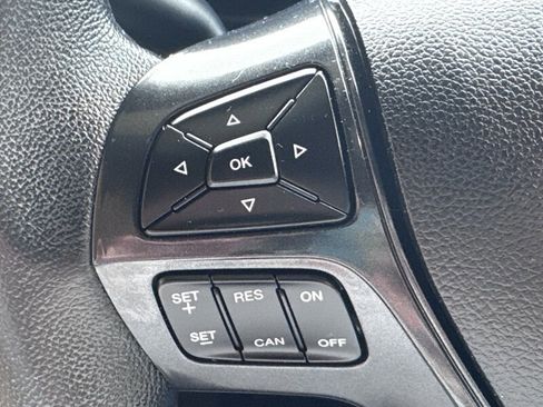 Used 2018 Ford Explorer XLT w/ Equipment Group 202A image 28