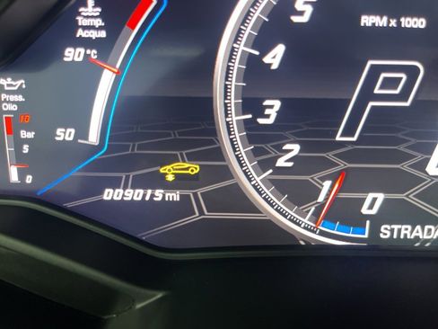 Used 2020 Lamborghini Huracan EVO image 15