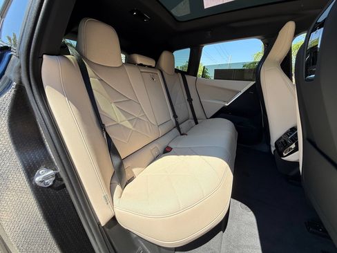 Used 2024 BMW iX xDrive50 w/ Premium Package AWD/4WD image 13