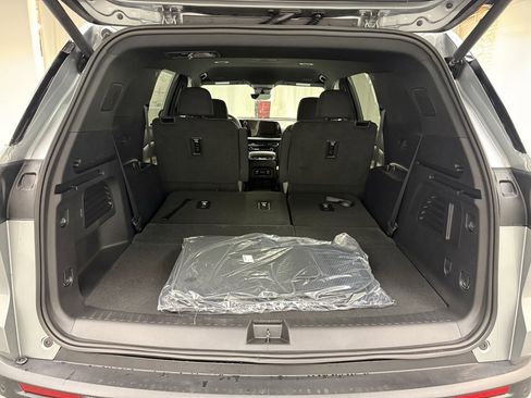 New 2026 Chevrolet Traverse LT w/ Midnight/Sport Edition image 6