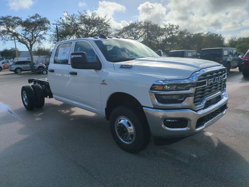 New 2026 RAM 3500 Tradesman w/ Chrome Appearance Group A AWD/4WD image 2