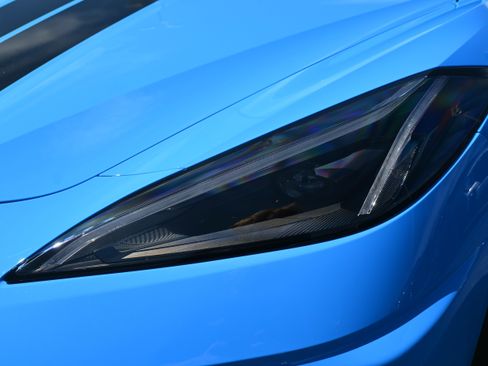 Used 2023 Chevrolet Corvette Stingray Premium Conv w/ Z51 Performance Package RWD image 7