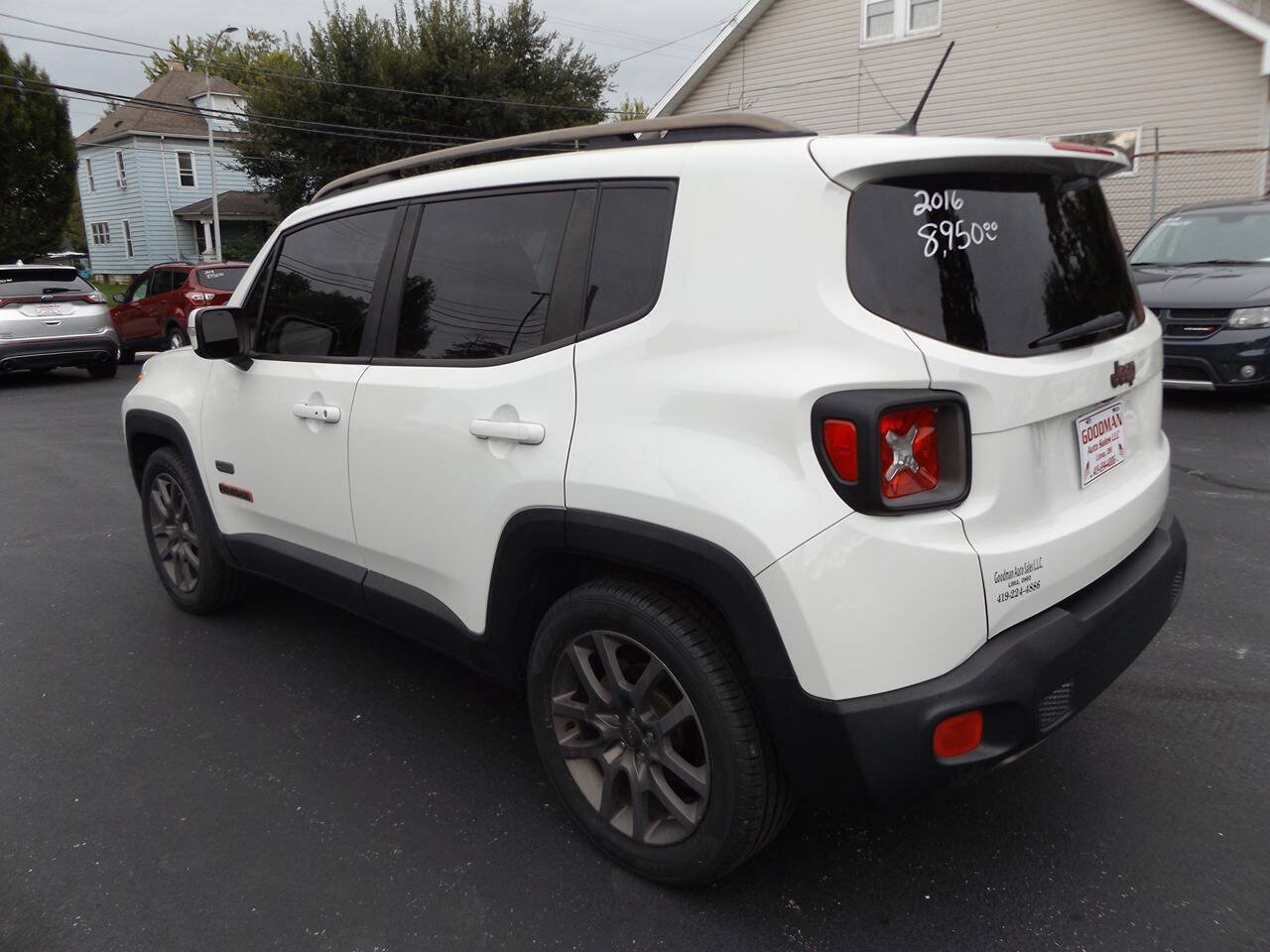 Used 2016 Jeep Renegade 75th Anniversary FWD image 10