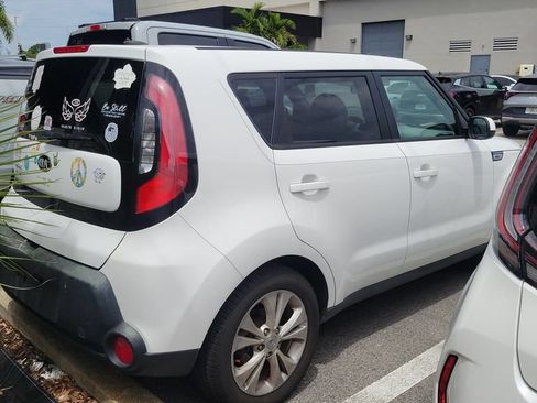 Used 2015 Kia Soul + FWD image 4