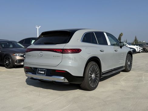 New 2025 Mercedes-Benz Maybach EQS 680 4MATIC image 11