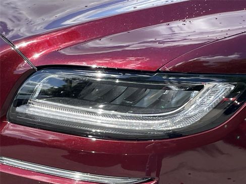 Used 2019 Lincoln Nautilus Reserve AWD/4WD image 6