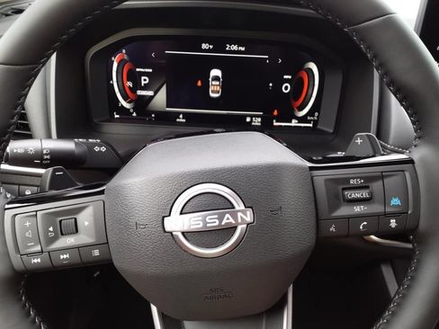 Certified 2025 Nissan Rogue SL FWD image 11