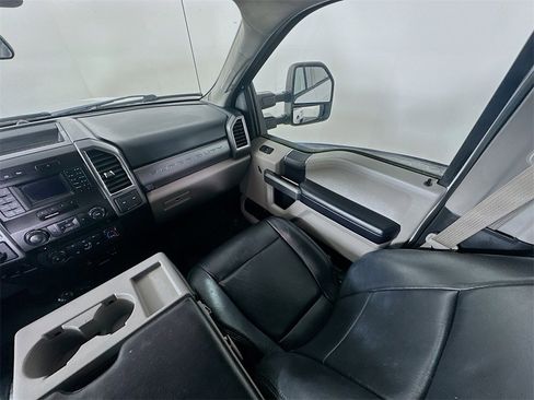 Used 2017 Ford F350 XLT image 11