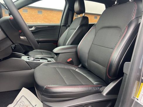 Certified 2024 Ford Escape ST-Line Select w/ Tech Pack #1 image 18