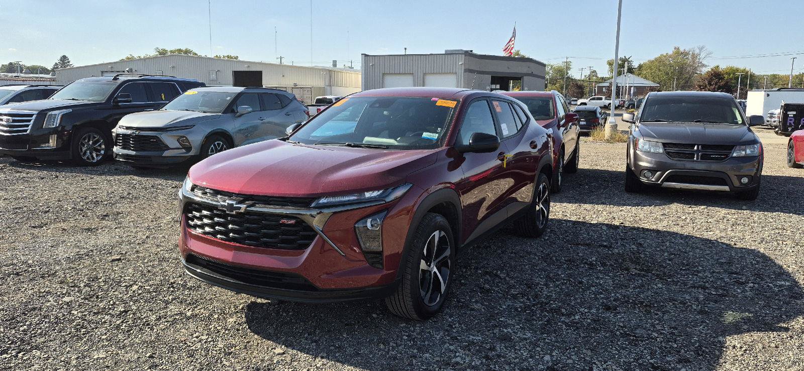 Used 2024 Chevrolet Trax RS FWD image 1