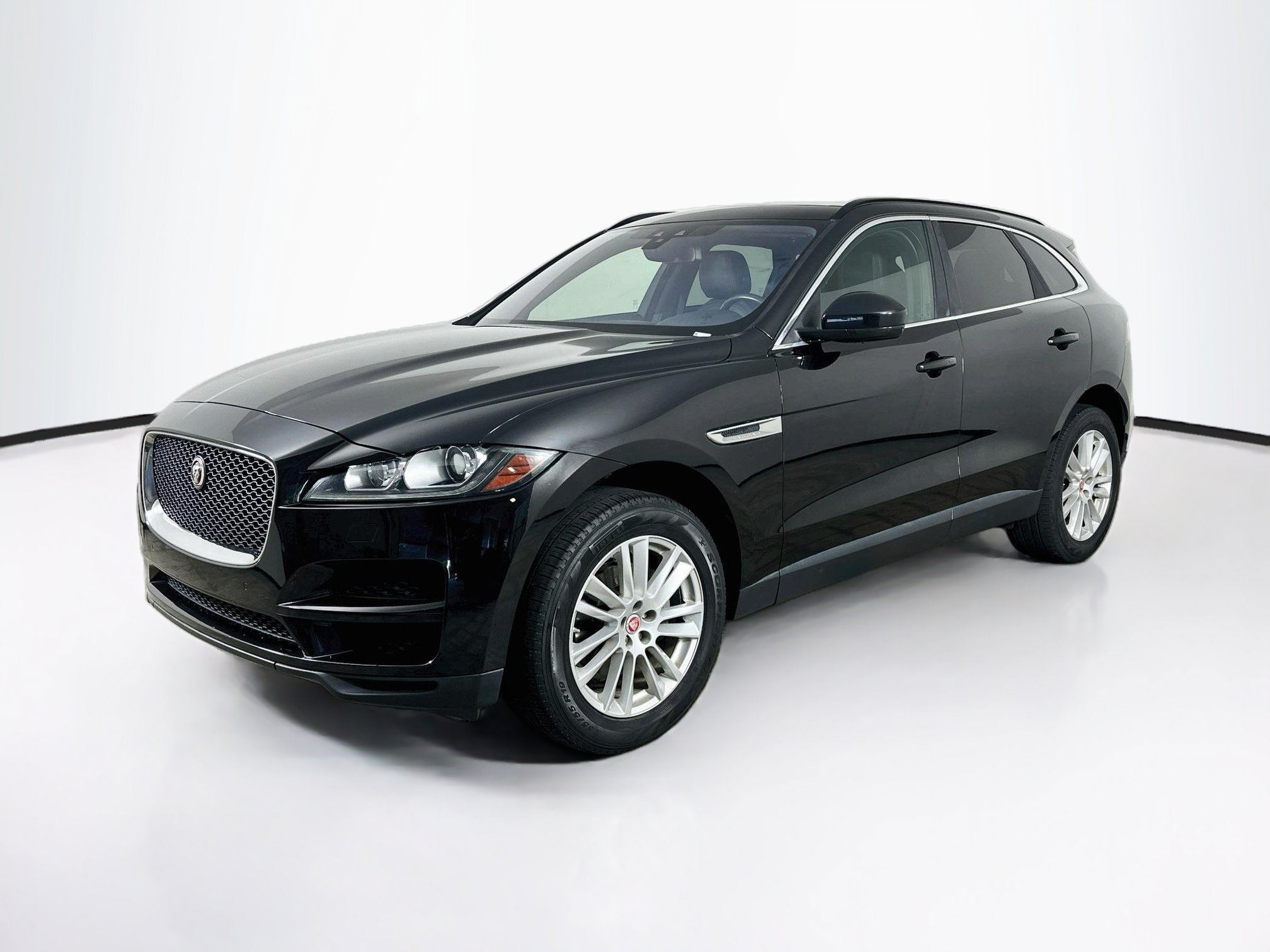 Used 2018 Jaguar F-PACE Prestige AWD/4WD image 3