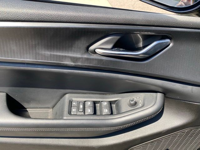Used 2024 Jeep Grand Cherokee L Altitude RWD image 13