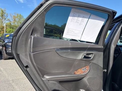 Used 2015 Chevrolet Impala LT w/ Convenience Package image 35