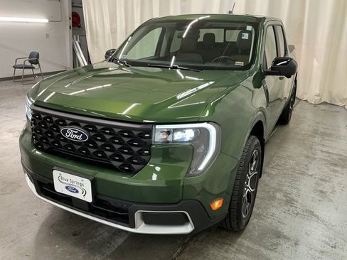 Used 2025 Ford Maverick Lariat w/ 4K Tow Package image 9