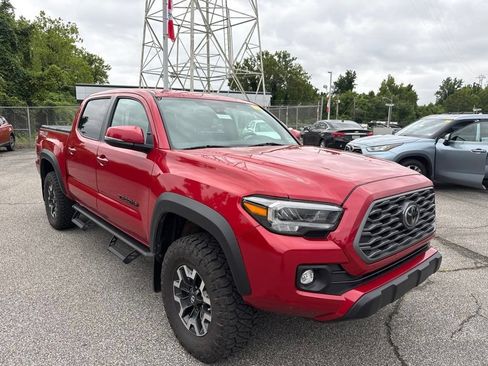 Used 2023 Toyota Tacoma TRD Off-Road AWD/4WD image 3