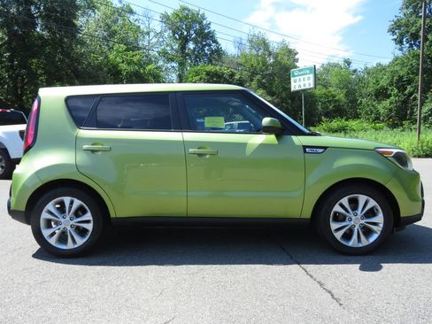 Used 2016 Kia Soul + FWD image 4