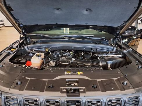 Used 2024 Jeep Grand Cherokee L Laredo AWD/4WD image 14