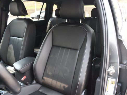 Used 2022 Volkswagen Tiguan SE R-Line AWD/4WD image 17
