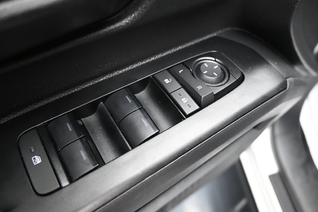 Used 2025 Toyota Tacoma SR AWD/4WD image 11