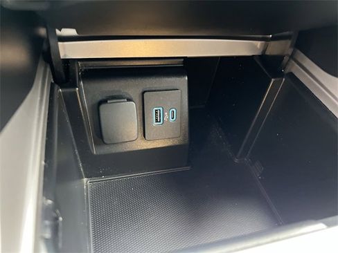 Used 2020 Ford Explorer XLT w/ Comfort Package image 33