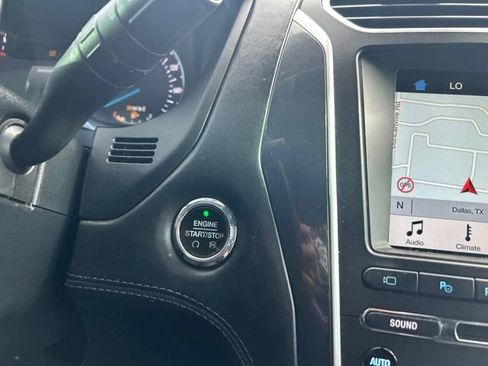 Used 2018 Ford Explorer Platinum AWD/4WD image 26