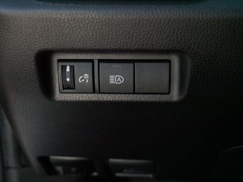 Used 2025 Toyota RAV4 XLE AWD/4WD image 27