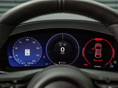 Certified 2025 Porsche Macan Turbo Electric AWD/4WD image 19