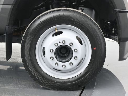 New 2025 Ford F550 4x4 Regular Cab Super Duty image 6