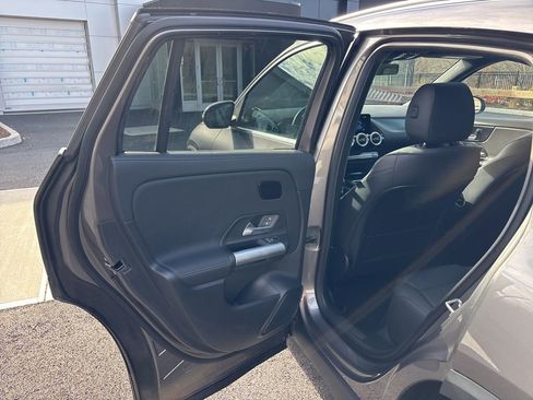 Used 2025 Mercedes-Benz GLA 250 4MATIC image 11