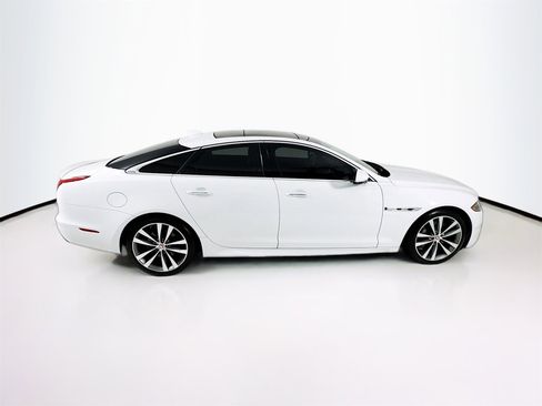 Used 2017 Jaguar XJ R-Sport image 9