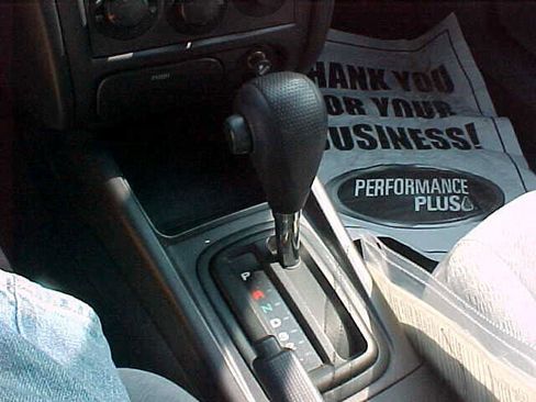 Used 2005 Hyundai Elantra GLS image 31