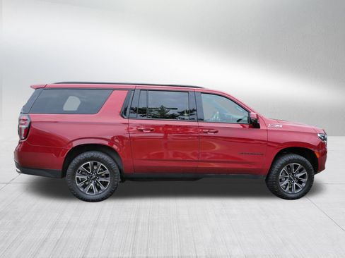 Used 2023 Chevrolet Suburban Z71 w/ Z71 Off-Road Package AWD/4WD image 8