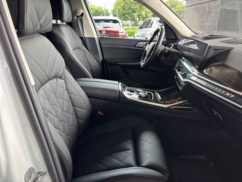 Used 2026 BMW X7 xDrive40i AWD/4WD image 34