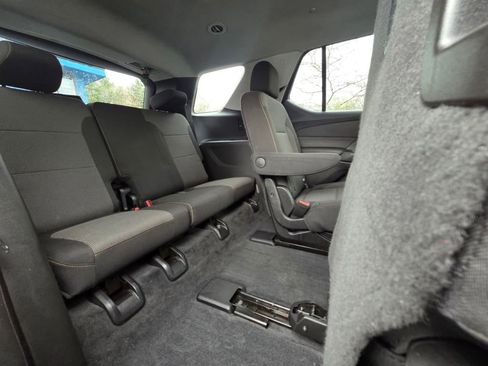 Used 2019 Chevrolet Traverse LT w/ LPO, Floor Liner Package AWD/4WD image 17