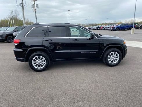 Used 2021 Jeep Grand Cherokee Laredo w/ Security & Convenience Group AWD/4WD image 4