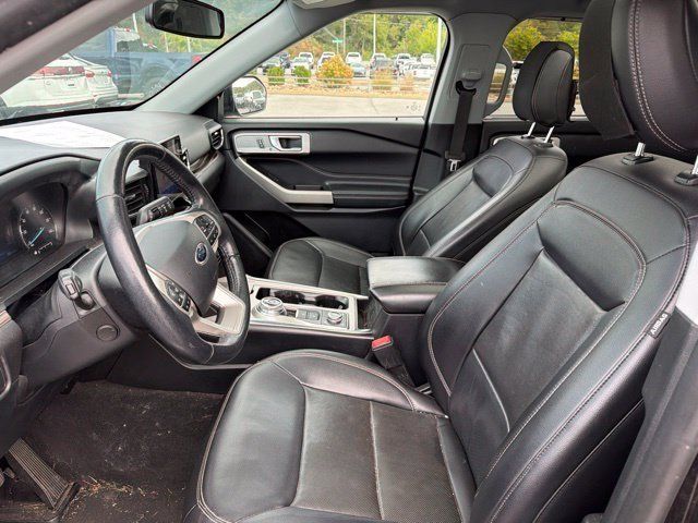 Used 2021 Ford Explorer Limited w/ Equipment Group 301A AWD/4WD image 15