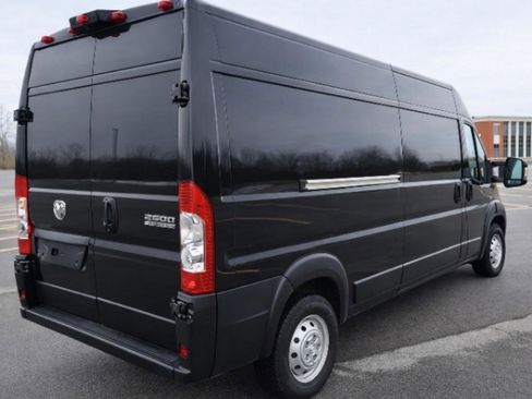 Used 2023 RAM ProMaster 2500 image 7
