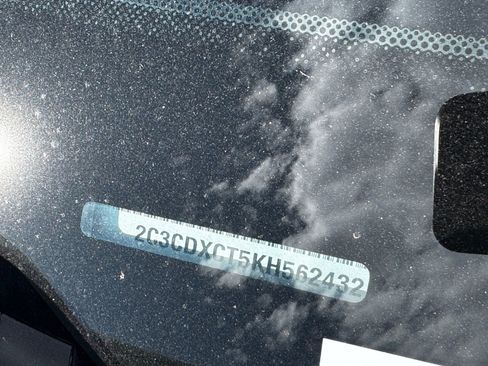 Used 2019 Dodge Charger R/T w/ Blacktop Package image 9