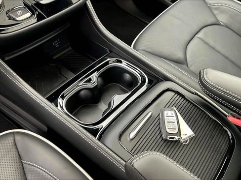 New 2026 Chrysler Pacifica Limited w/ S Appearance Package image 8