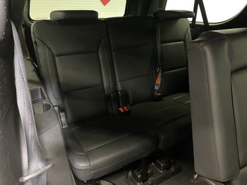 Used 2021 Chevrolet Suburban LT image 15