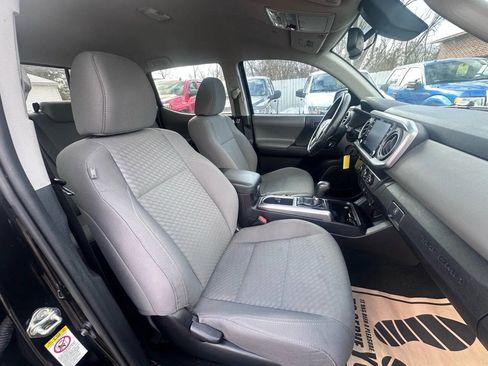 Used 2020 Toyota Tacoma SR5 image 13