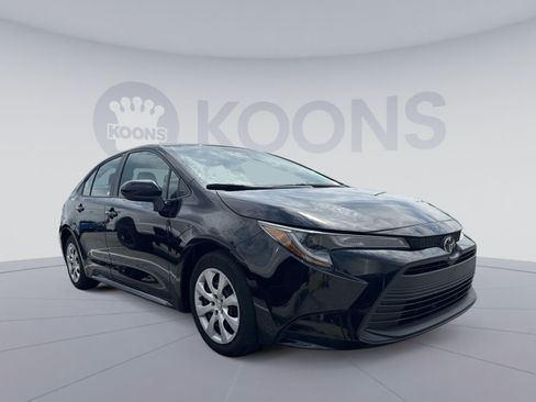 Used 2024 Toyota Corolla LE FWD image 4