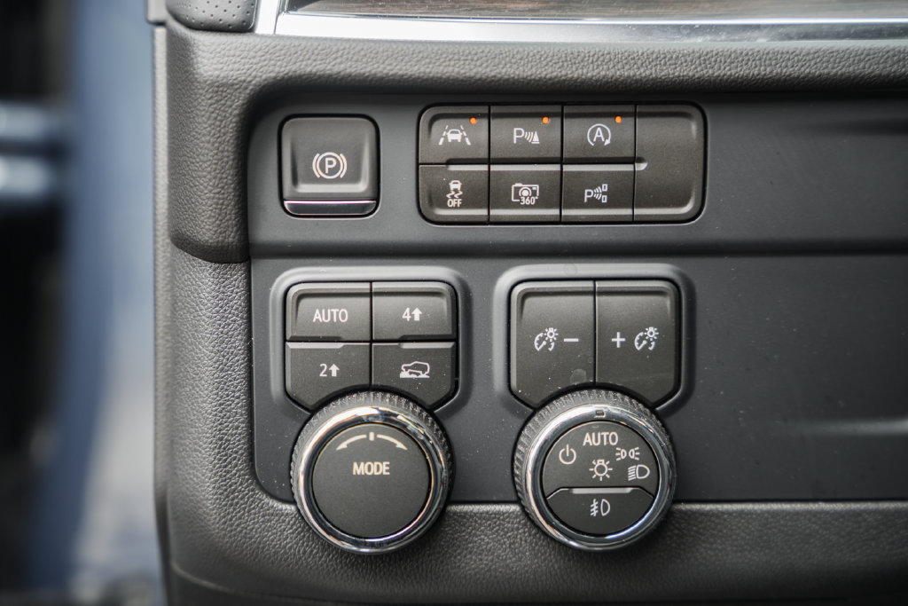 Used 2026 Chevrolet Tahoe Premier AWD/4WD image 46