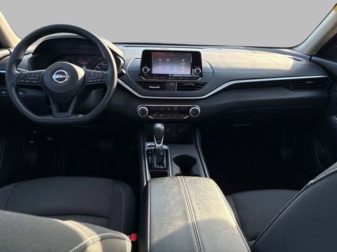 Used 2024 Nissan Altima 2.5 S FWD image 14