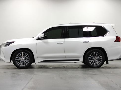 Used 2019 Lexus LX 570 4WD w/ Luxury Package image 7